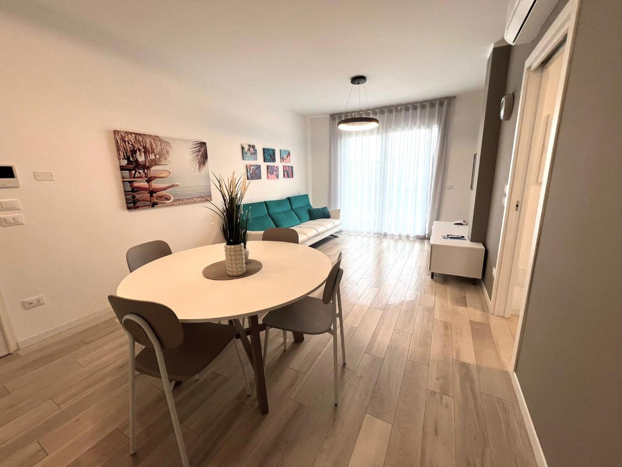 Sun Beach Residence Con Piscina - Piazza Brescia - Adria Holiday Jesolo - Family Apartments Exterior photo